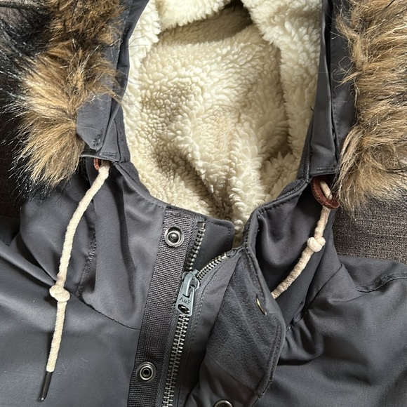 Abercrombie & Fitch Water Resistant Down Coat Size Small Two Way Zipper - Picture 4 of 7